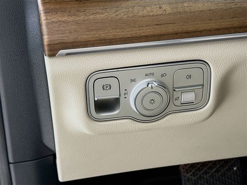 Used 2023 Mercedes-Benz GLE 450 4MATIC image 11