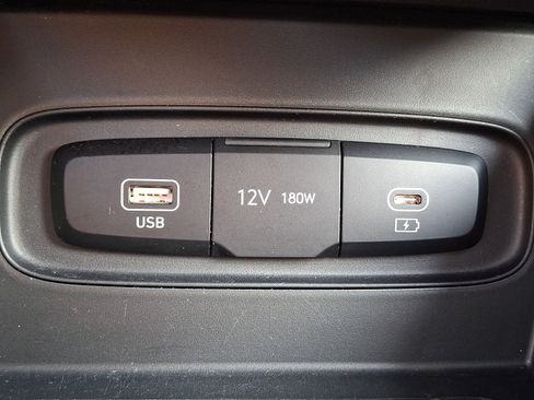 Certified 2024 Hyundai Venue SEL FWD image 24