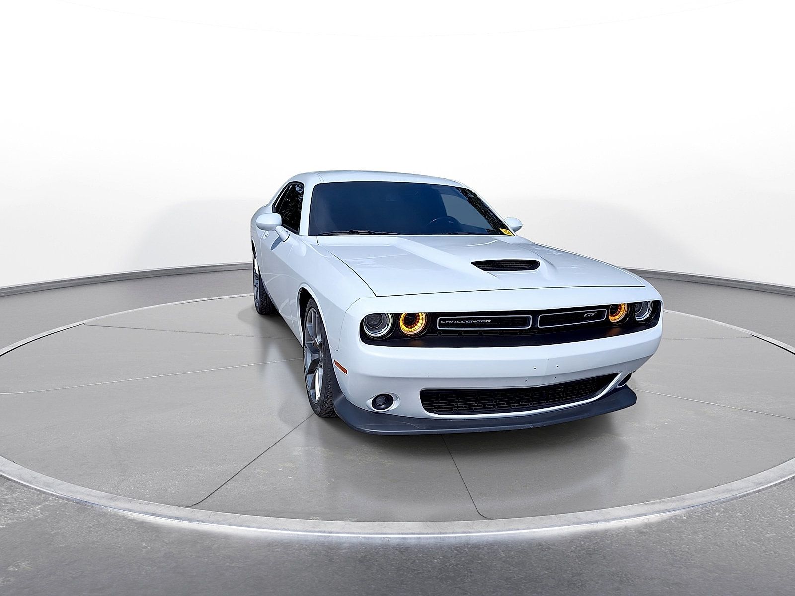 Used 2022 Dodge Challenger GT RWD image 2