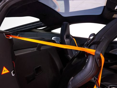 Used 2023 McLaren GT RWD image 22