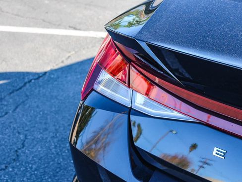 Certified 2023 Hyundai Elantra SEL image 5