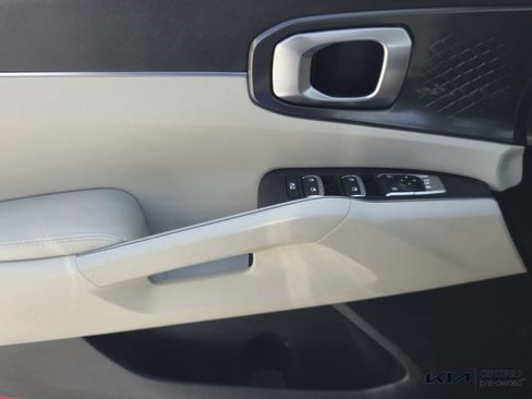 Certified 2023 Kia Sorento S w/ Panoramic Sunroof Package FWD image 29