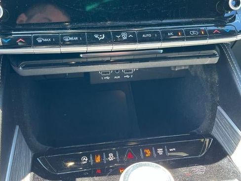 Used 2024 Jeep Grand Wagoneer L 4WD image 32