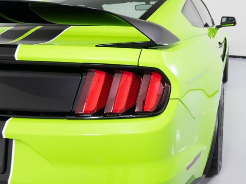 Used 2016 Ford Mustang Shelby GT350R w/ GT350R Equipment Group 920A RWD image 55