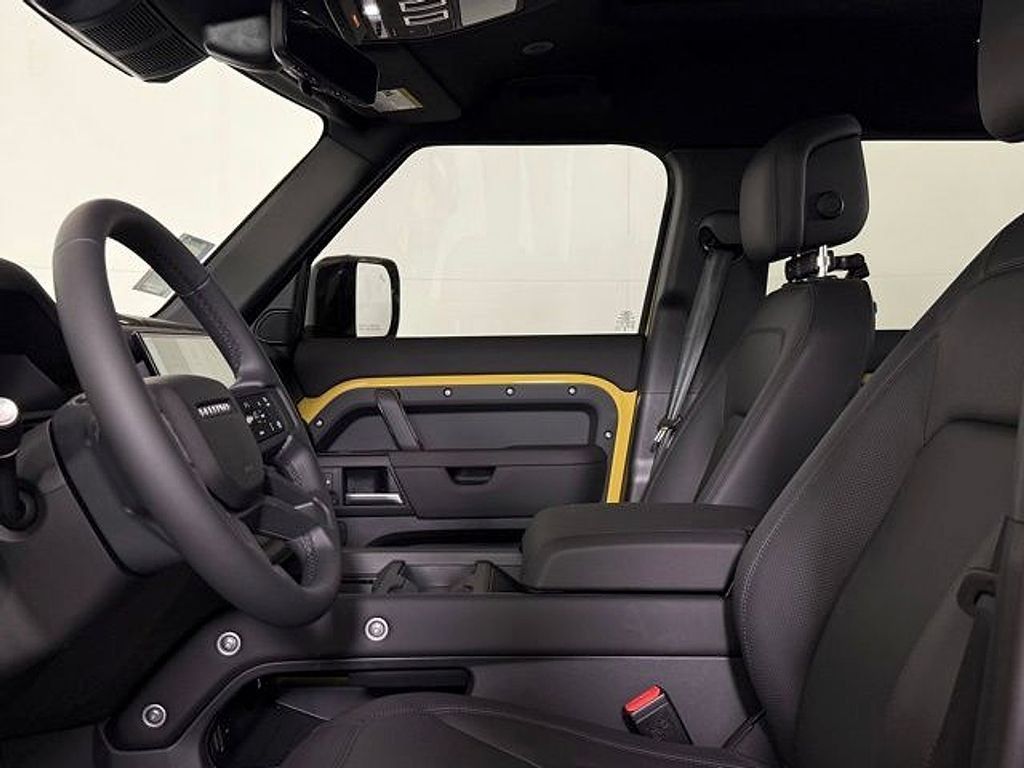 New 2026 Land Rover Defender 110 AWD/4WD image 4