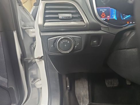 Used 2020 Ford Fusion SE FWD image 25