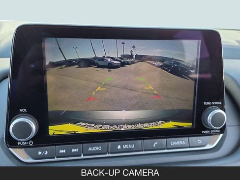 Certified 2025 Nissan Rogue SV FWD image 21