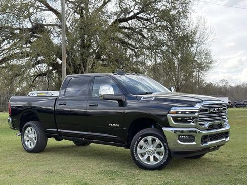 New 2026 RAM 2500 Laramie AWD/4WD image 3