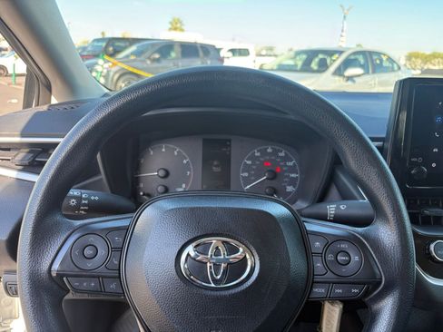 Used 2025 Toyota Corolla LE image 25