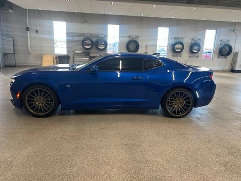 Used 2017 Chevrolet Camaro LT RWD image 8