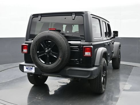 Used 2022 Jeep Wrangler Unlimited Sport AWD/4WD image 7