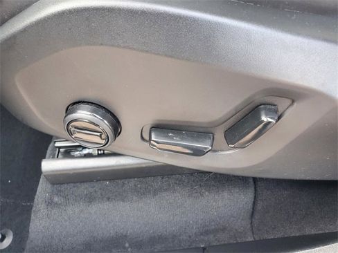 Certified 2025 Volvo XC90 B6 Plus image 16