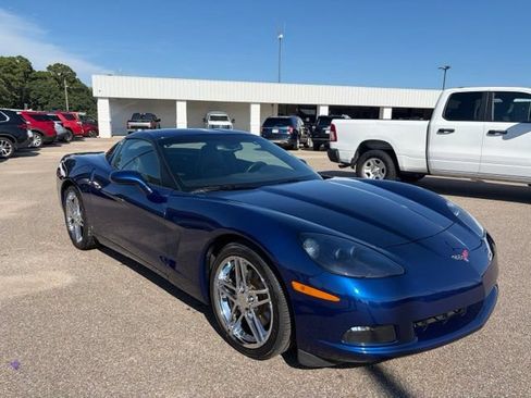 Used 2007 Chevrolet Corvette Coupe RWD image 2