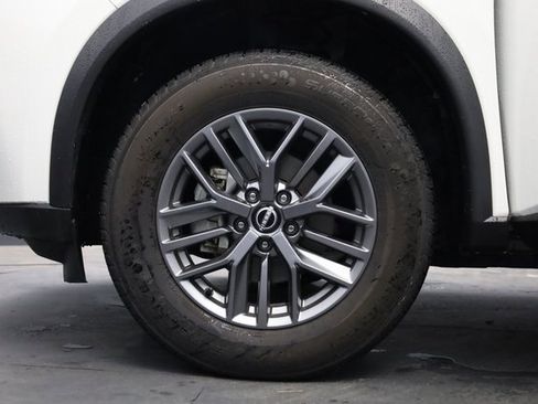 Used 2023 Nissan Rogue S image 8