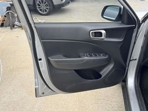 Certified 2023 Hyundai Venue SE image 14