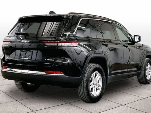 Used 2023 Jeep Grand Cherokee Laredo image 11