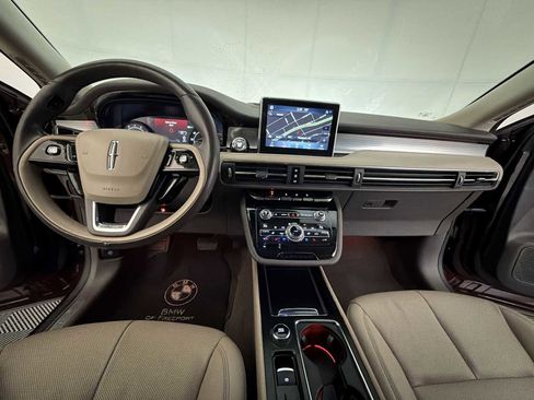 Used 2020 Lincoln Corsair AWD w/ Premium Package image 16