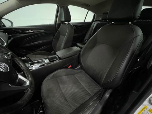 Used 2018 Buick Regal Preferred image 13