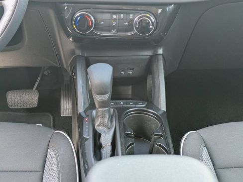 Used 2025 Chevrolet TrailBlazer LT AWD/4WD image 18