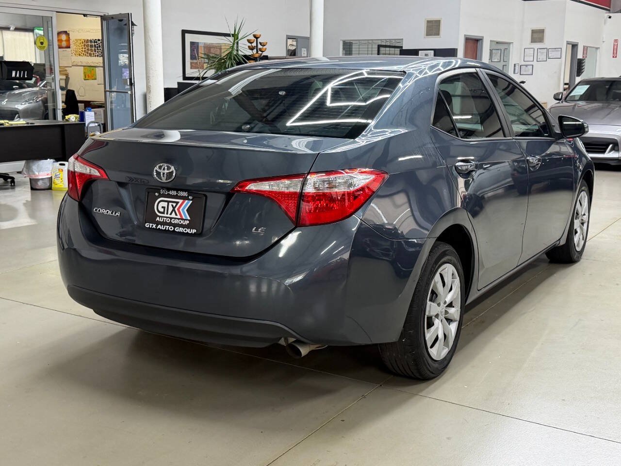 Used 2016 Toyota Corolla LE FWD image 2