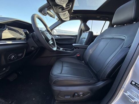 New 2026 Jeep Grand Cherokee Limited AWD/4WD image 8