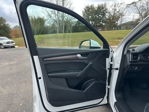 Used 2022 Audi Q5 2.0T Premium image 28