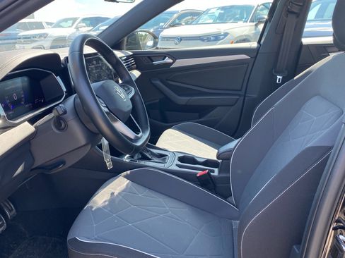 Certified 2025 Volkswagen Jetta Sport FWD image 13