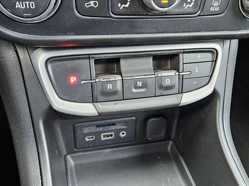 Used 2023 GMC Terrain SLT FWD image 12