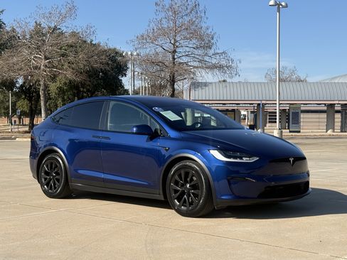 Used 2022 Tesla Model X Plaid image 1