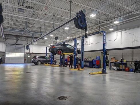 Used 2021 Tesla Model Y Long Range image 8