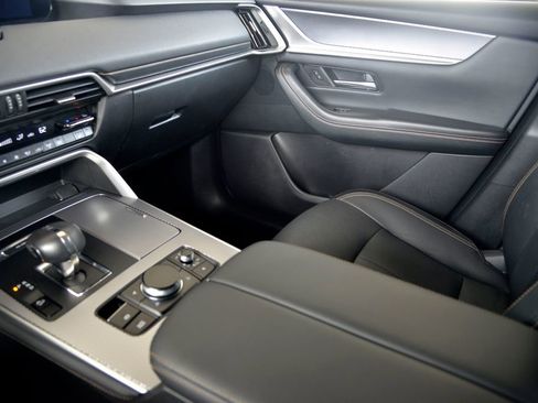 Certified 2024 MAZDA CX-90 3.3 Turbo w/ Premium Package image 28