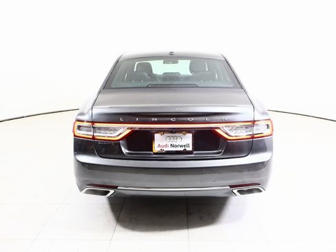 Used 2017 Lincoln Continental Select image 11
