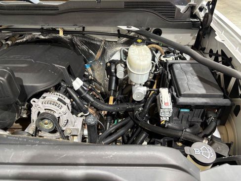 Used 2016 Chevrolet Silverado 3500 LT AWD/4WD image 25