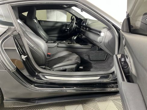 Used 2021 Toyota Supra w/ Safety & Technology Package RWD image 4