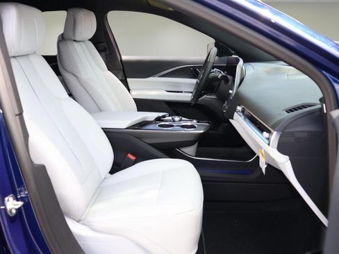 New 2026 Cadillac Lyriq Sport RWD image 18