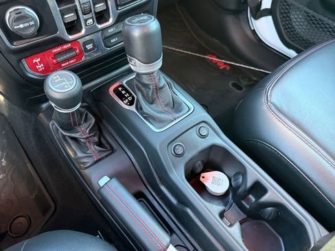 Used 2020 Jeep Wrangler Unlimited Rubicon w/ Quick Order Package 28Y Recon image 25