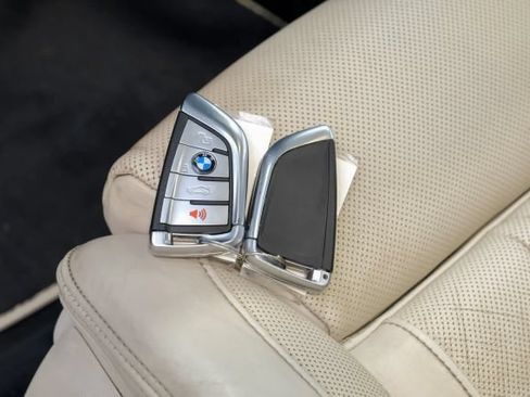 Used 2021 BMW ALPINA XB7 AWD/4WD image 76
