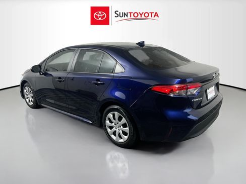 Used 2025 Toyota Corolla LE FWD image 6