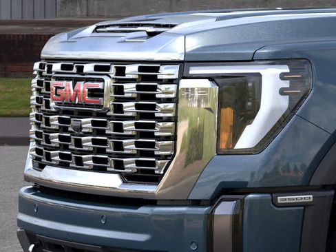 New 2026 GMC Sierra 3500 Denali w/ Denali Reserve Package image 13