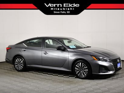Used 2024 Nissan Altima 2.5 SV