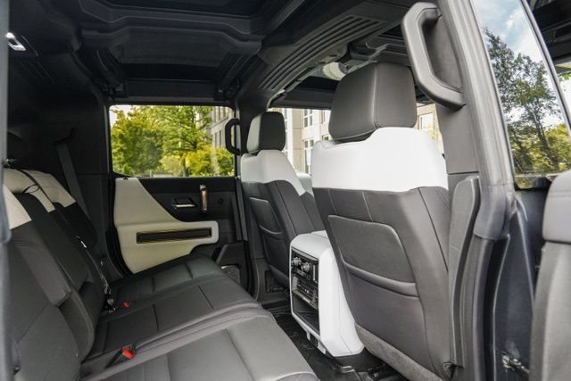 Used 2025 GMC Hummer EV 3X AWD/4WD image 48