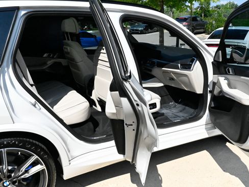 Used 2022 BMW X5 M50i w/ Executive Package AWD/4WD image 55
