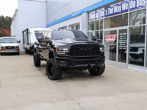 Used 2023 RAM 2500 Limited w/ Night Edition image 42