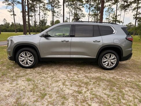 Used 2026 GMC Acadia Elevation w/ Elevation Premium Package FWD image 2