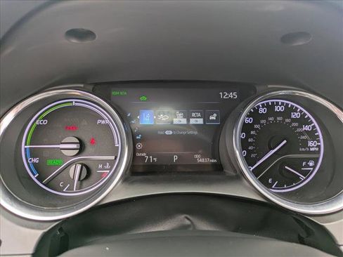 Used 2020 Toyota Camry XLE image 10