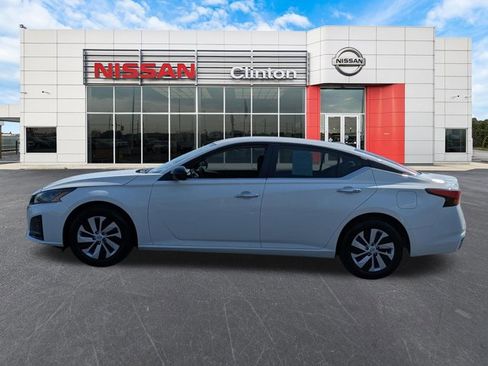 Certified 2025 Nissan Altima 2.5 S image 6