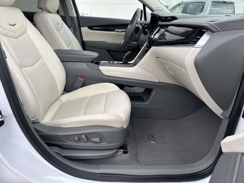 Certified 2023 Cadillac XT6 Premium Luxury w/ Technology Package image 23
