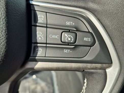 New 2024 Jeep Grand Cherokee Limited 4xe w/ Luxury Tech Group II image 34