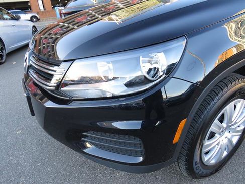 Used 2017 Volkswagen Tiguan S image 16