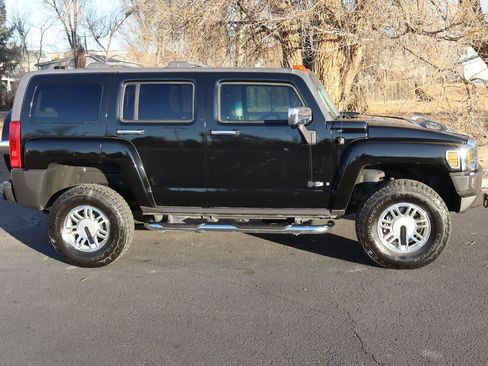 Used 2006 HUMMER H3 w/ Chrome Appearance Package image 3